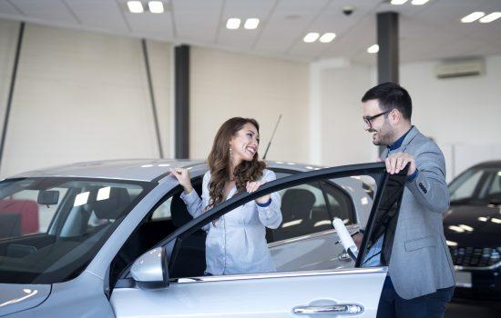 CAR LOAN V/S LEASE: WHICH OPTION IS BETTER FOR YOU?